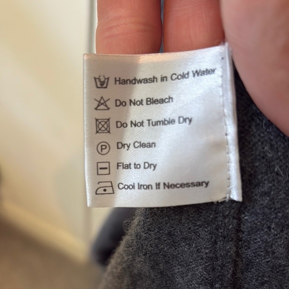 Zynni Cashmere Gray Sweater - Picture 8 of 10